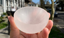 Load image into Gallery viewer, Selenite Bowl 3”
